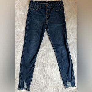 HOLLISTER. Used high-rise super skinny jeans.
